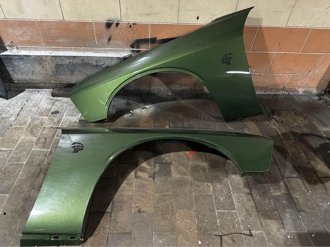 Dodge Challenger left and right fenders